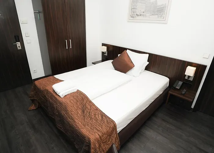 The Atrium 4*