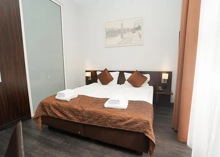 Отель The Atrium 4*