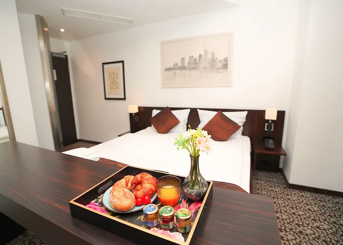 The Atrium 4*